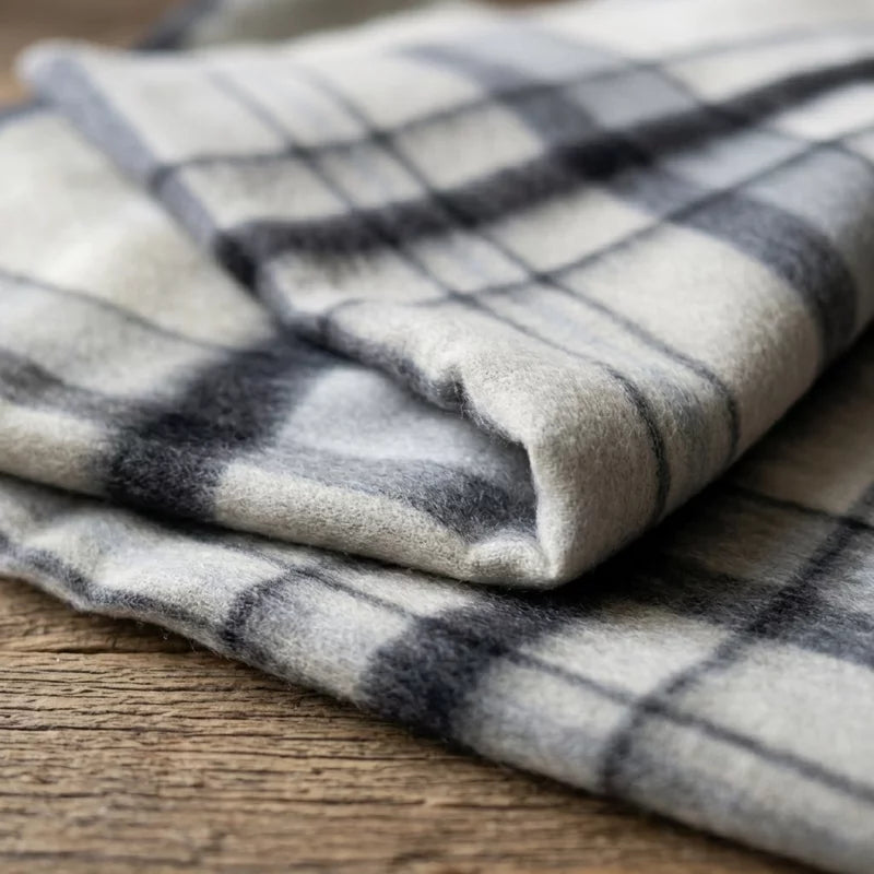 Alpaca Throw Stone