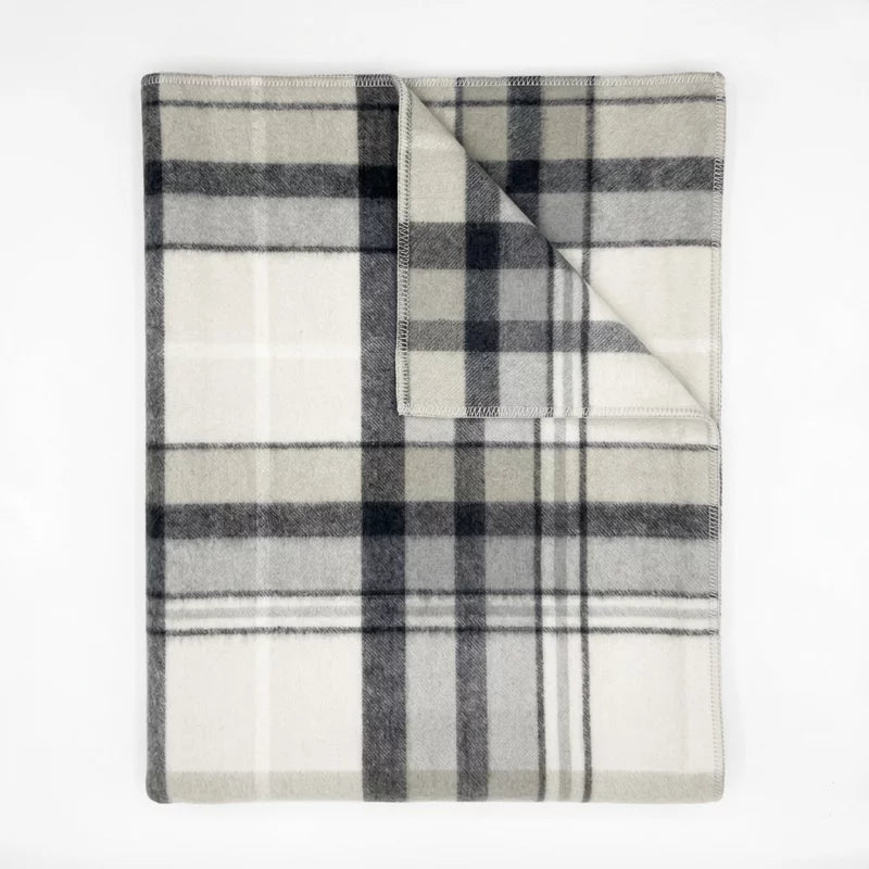 Alpaca Throw Stone