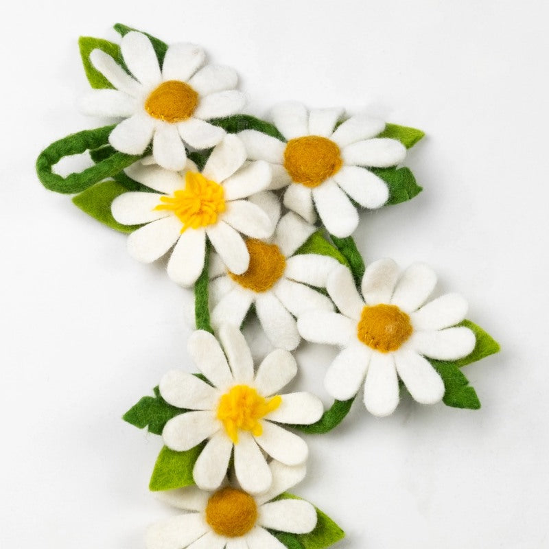 Felt Daisy Garland 1