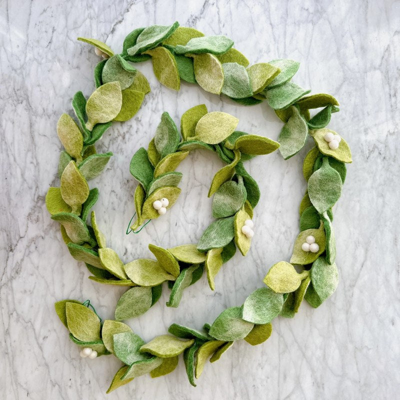 Felt Mistletoe Garland Light Green