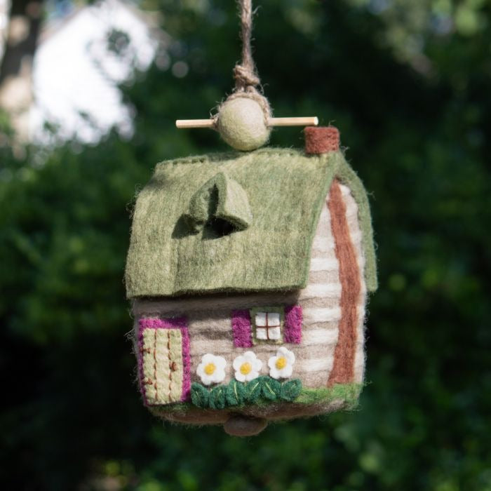 country cabin felt birdhouse 2