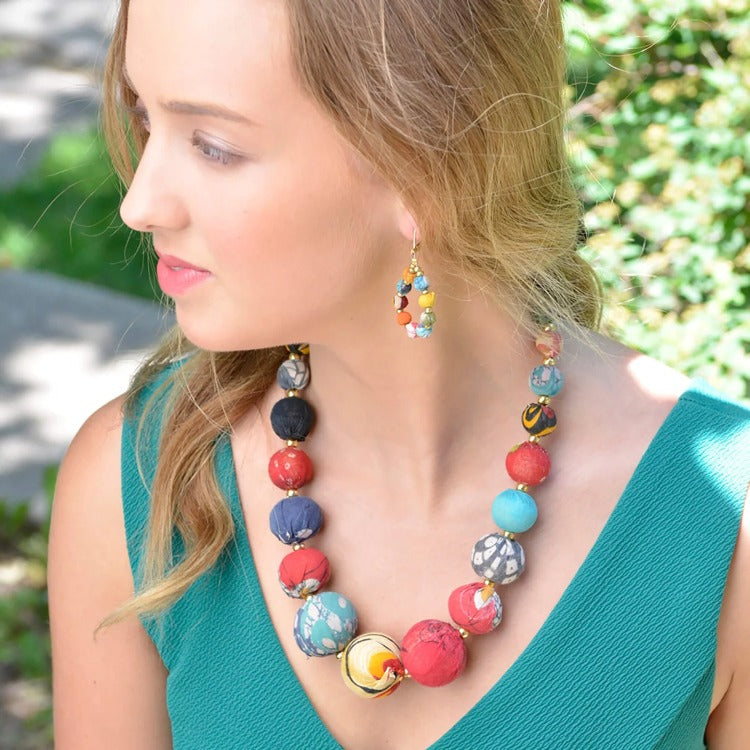 kantha graduated statement bead necklace model 1