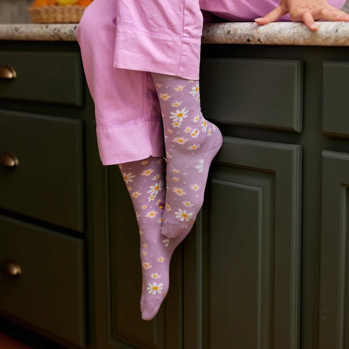 socks that plant trees daisies model