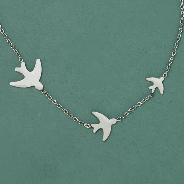 sparrow necklace silver close