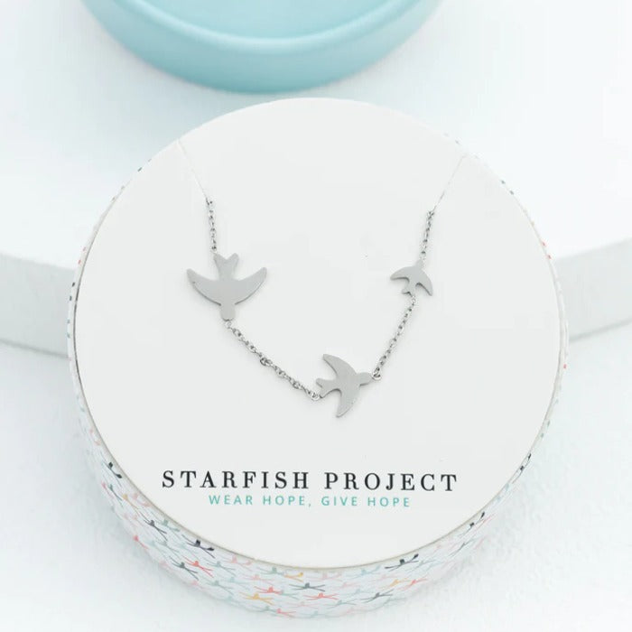 sparrow necklace silver box