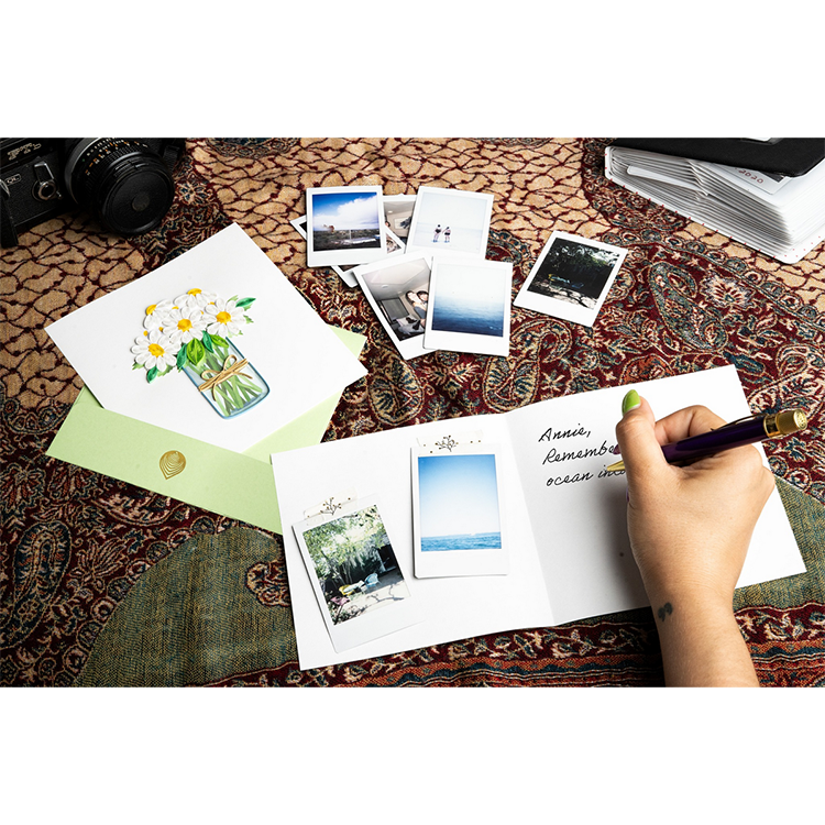 white-daisies-quilling-card-styled