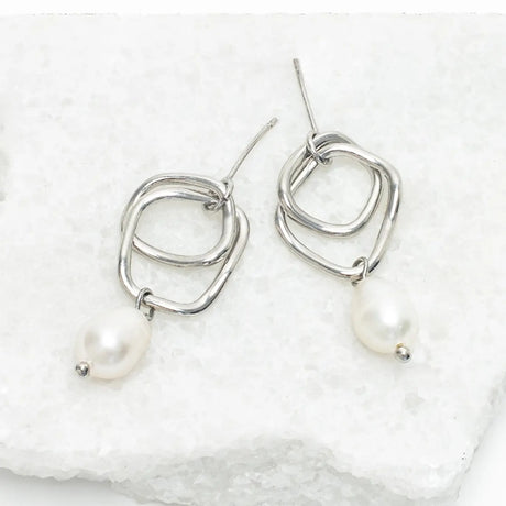 Everlasting Pearl Earrings White Gold