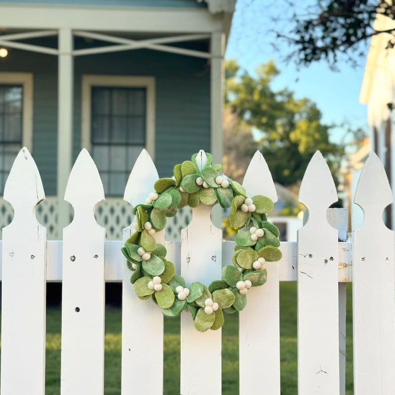 Felt Mistletoe Wreath 12”