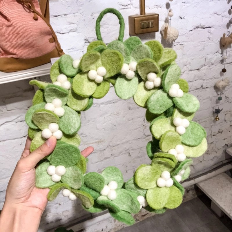 Felt Mistletoe Wreath 12”