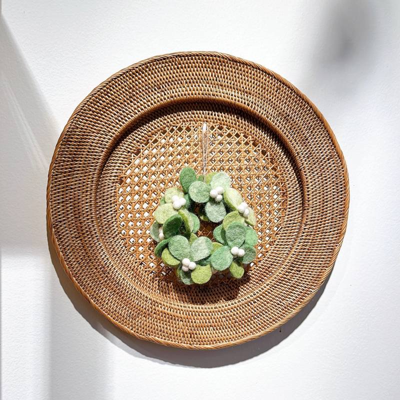 Felt Mistletoe Wreath 4”