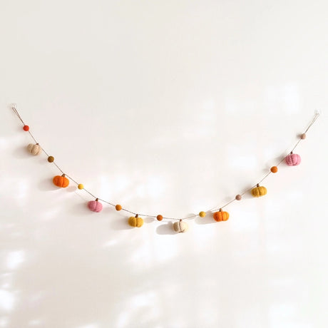 Felt Pumpkin Garland 1