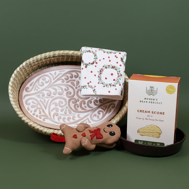 Holiday Curly Fern Bread Warmer Gift Basket Set
