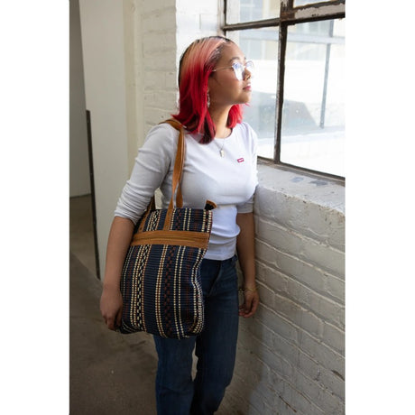 Hot Springs Oasis Woven Purse