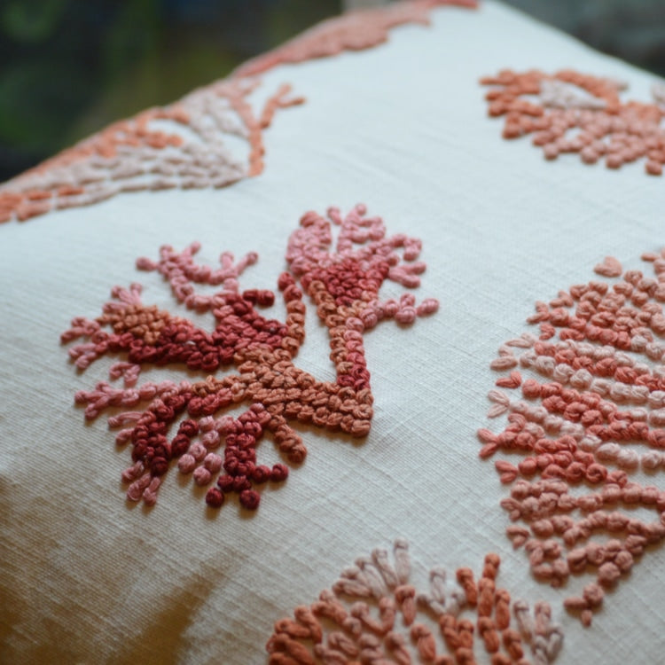 Knotty Coral Pillow Natural Close Up