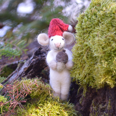 Mouse with Acorn Styled