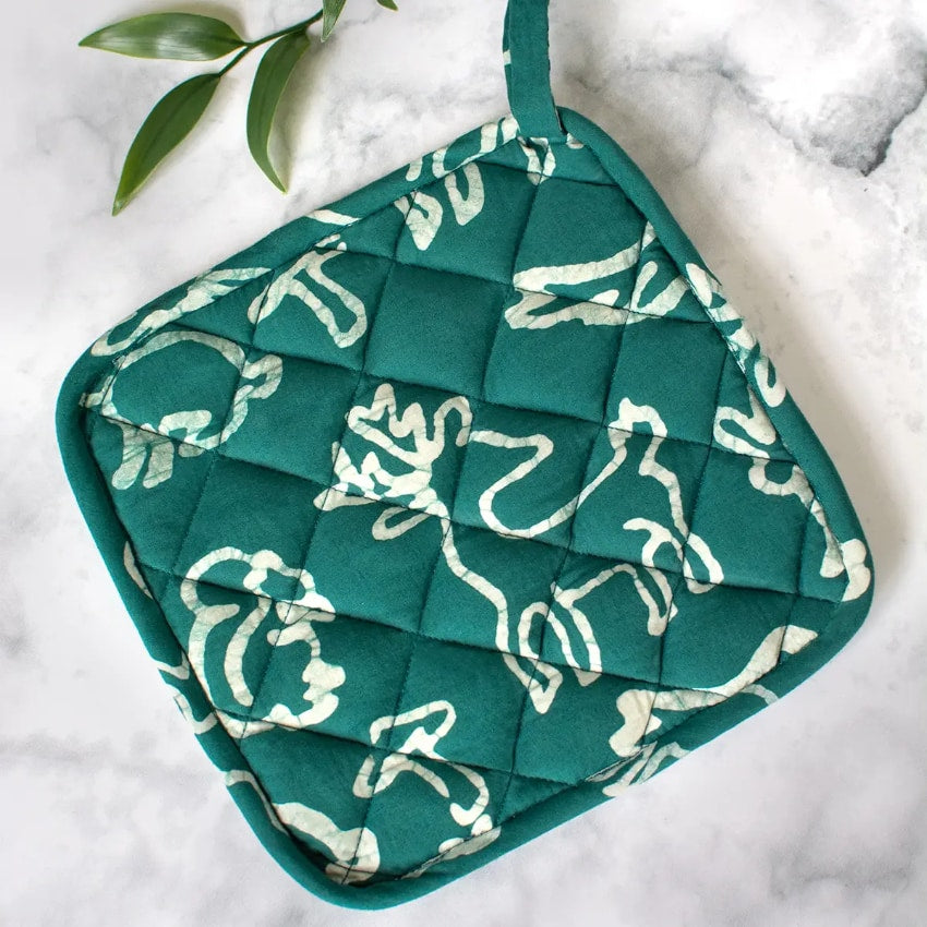 Pot Holder - Critters Evergreen