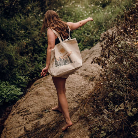 free to wander tote model 1