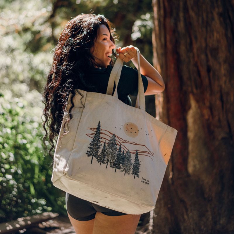 free to wander tote model