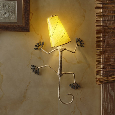 gecko wall lamp yellow styled