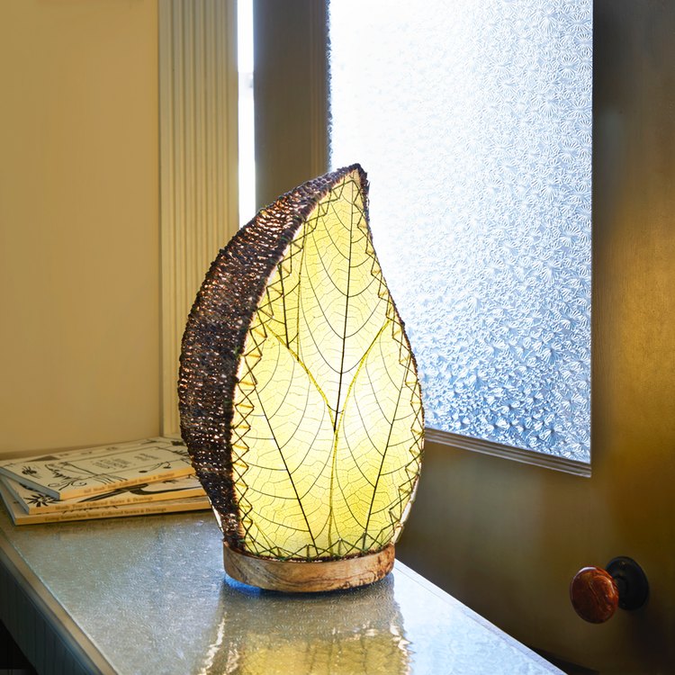 green leaflet table lamp styled