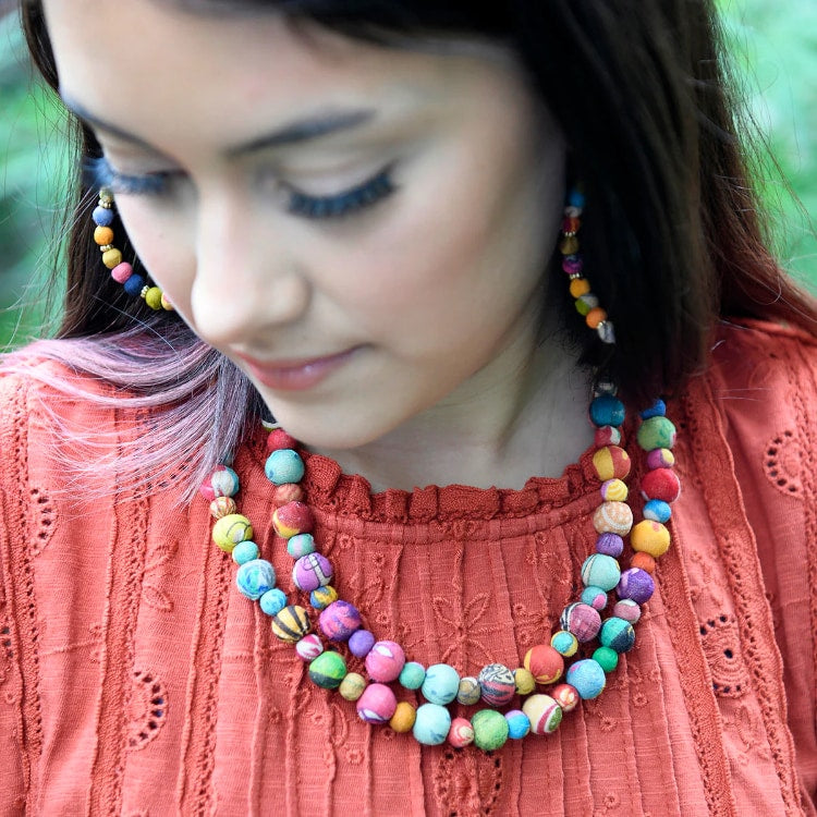 kantha tandem necklace model 1