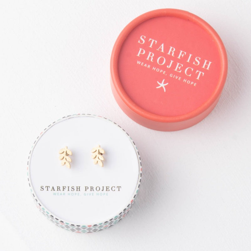rowen earrings frosted gold box