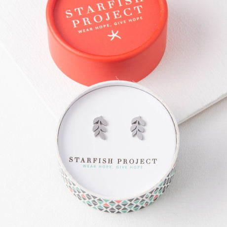 rowen earrings silver box