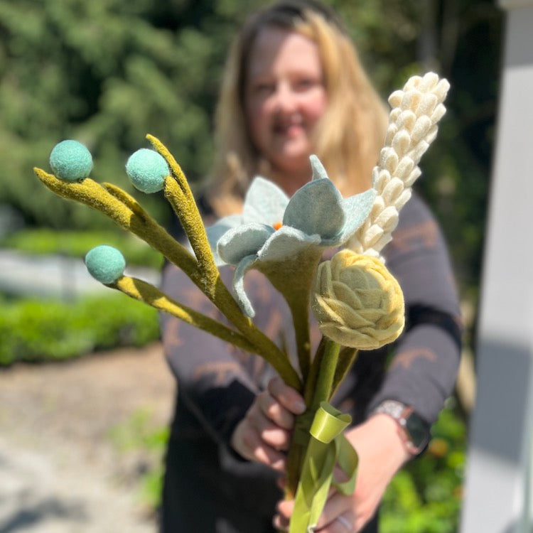 spring-breeze-bouquet-holding