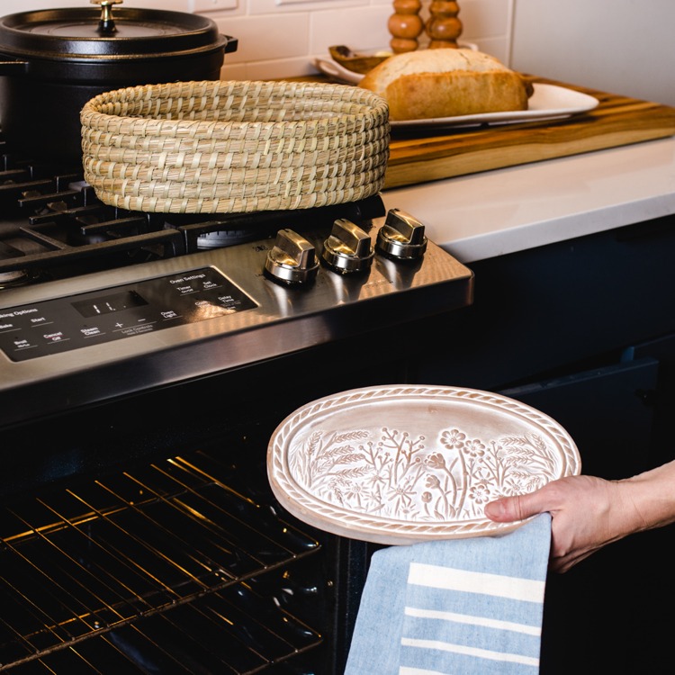 Holding bread warmer